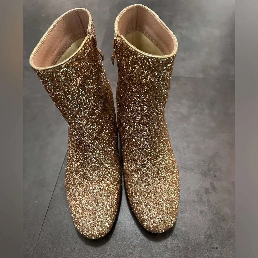 GoLd ⨠sPaRkLe HEEEELS!!!! - Picture 8 of 8